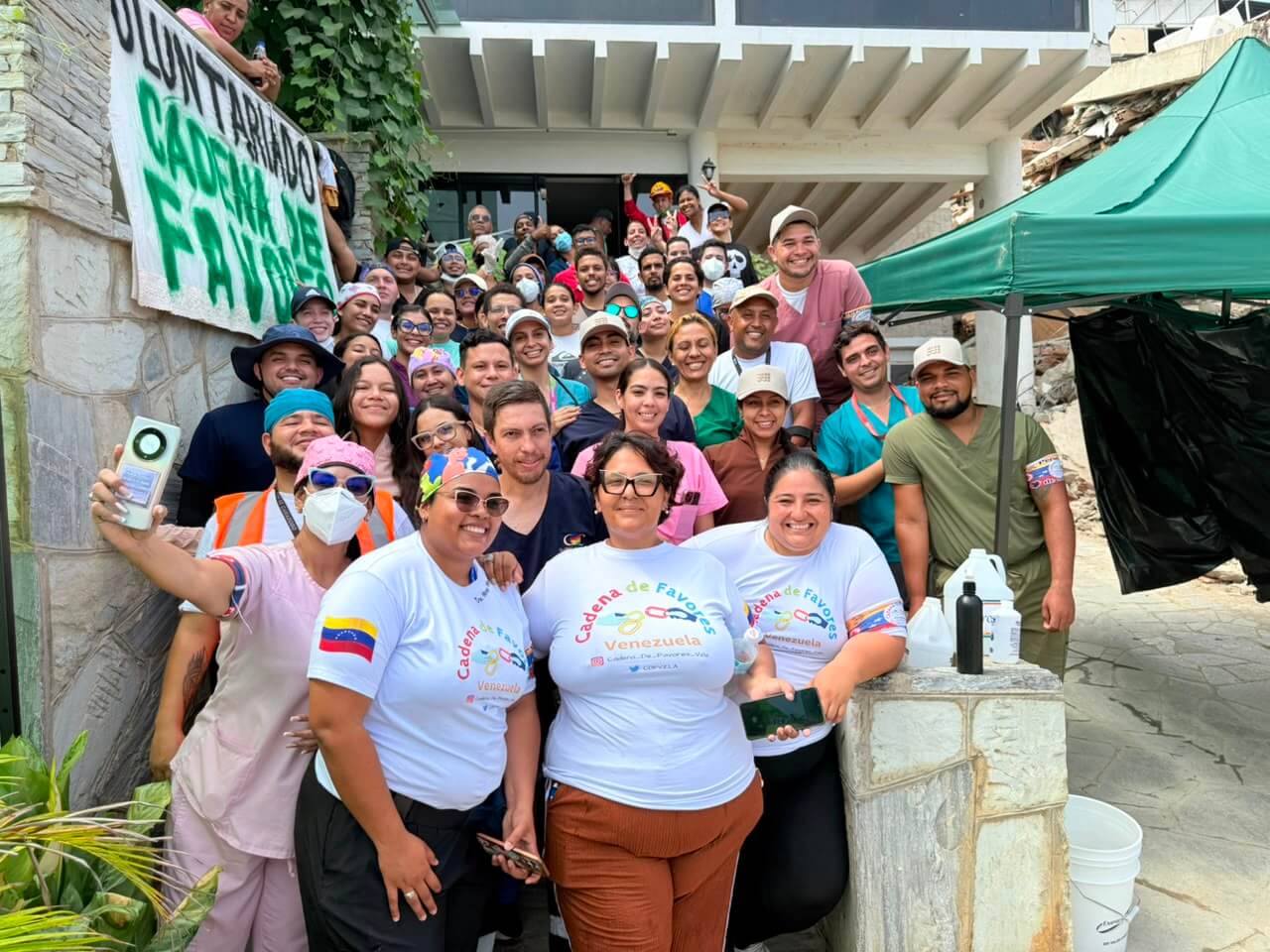 Voluntarios de Cadena de Favores Venezuela en jornada comunitaria